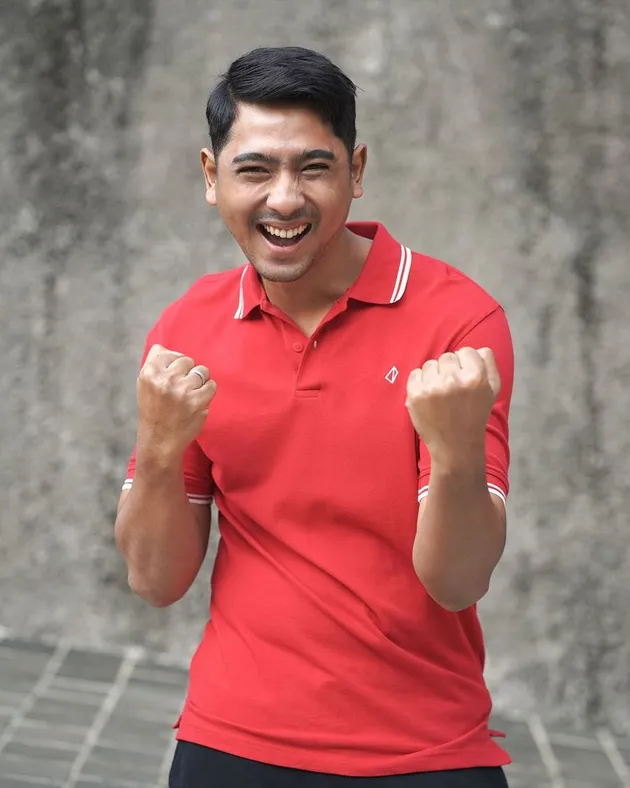 7 Potret Keren Arya Saloka Yang Lagi Trending di Youtube