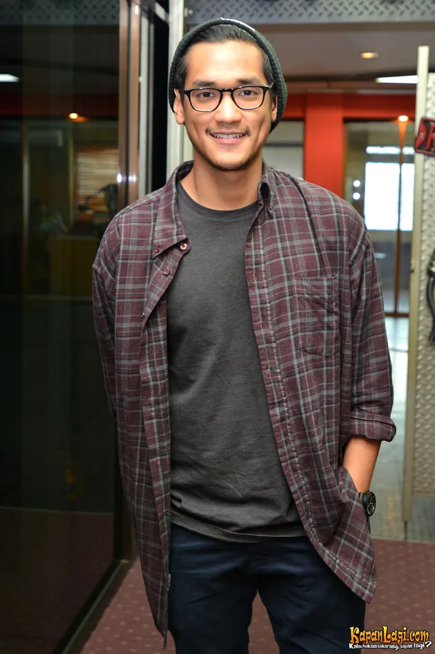 Tidak terlalu berlebihan rasanya jika seorang Afgansyah Reza disebut sebagai salah satu penyanyi top Indonesia saat ini.