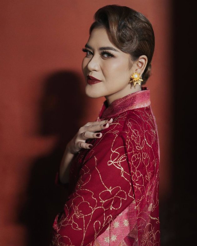 Slim Body Becomes the Spotlight, 9 Portraits of Kahiyang Ayu's Chinese New Year Photoshoot - Absolutely Flawless!