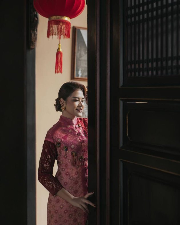 Slim Body Becomes the Spotlight, 9 Portraits of Kahiyang Ayu's Chinese New Year Photoshoot - Absolutely Flawless!