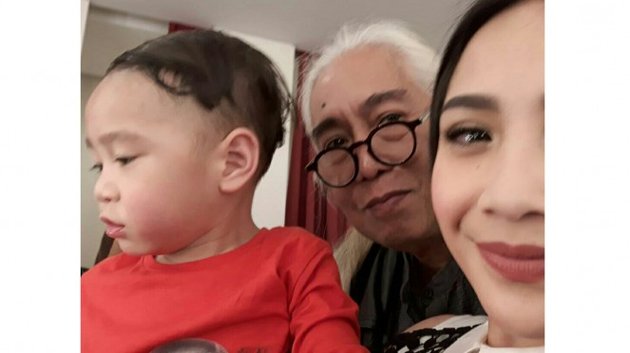 Pour Disappointment on Facebook, Here are 9 Moments of Gideon Tengker with Raffi Ahmad's Family