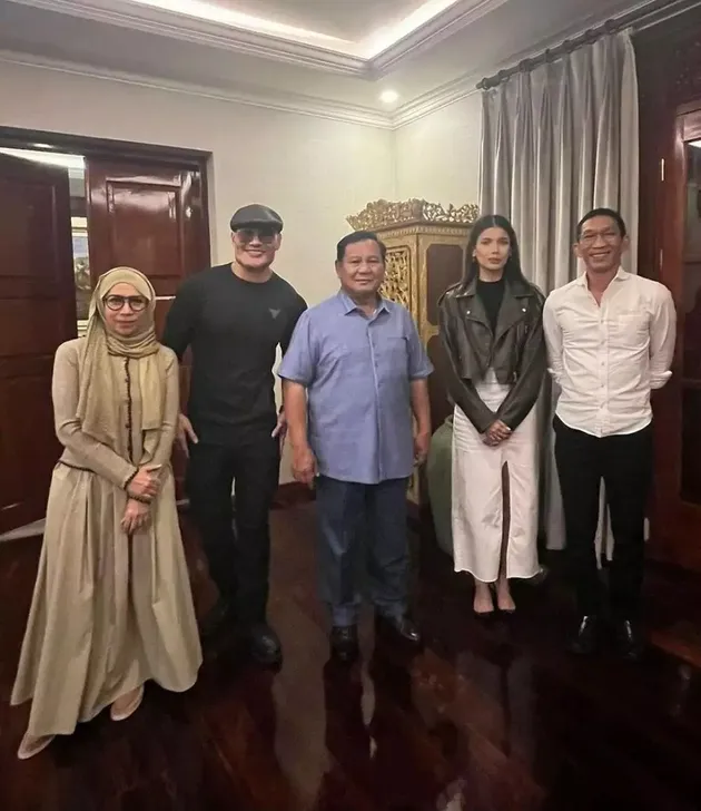 Gaya Seleb Hadiri Perayaan Ulang Tahun Prabowo ke-72