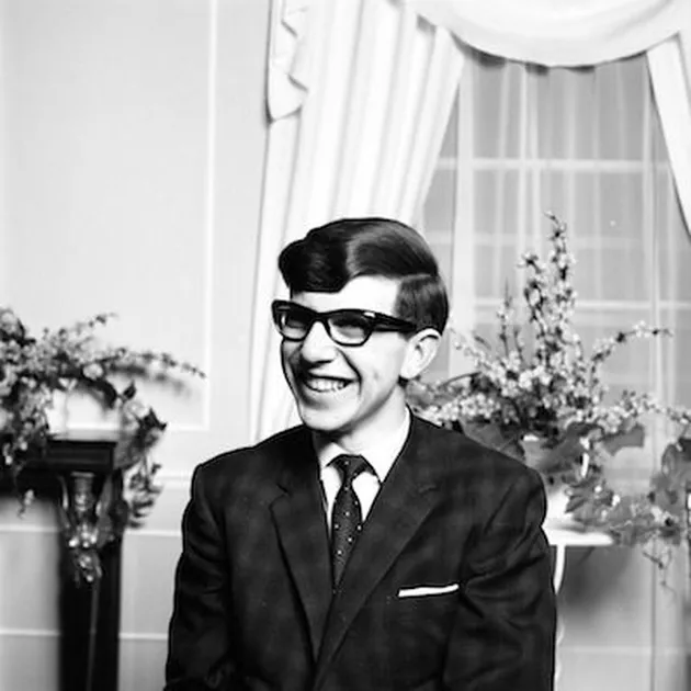  Biografi Stephen Hawking, Fakta-Fakta Stephen Hawking, Film Stephen Hawking, Penyakit Stephen Hawki