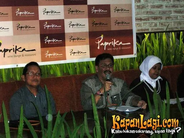 Tabloid Cek dan Ricek