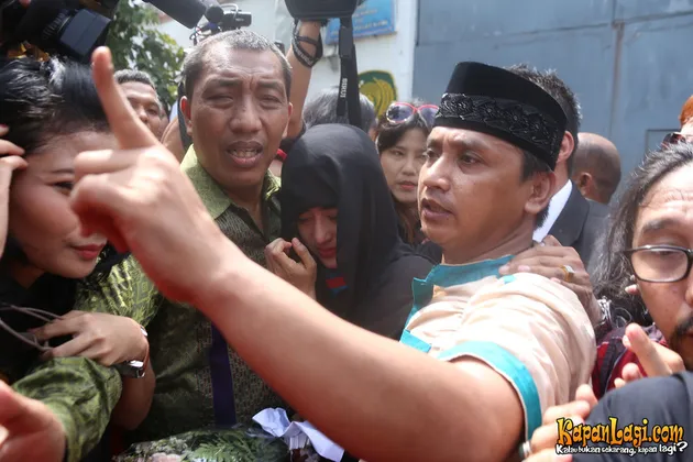 Dewi Perssik