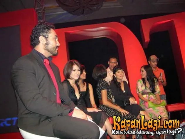'Dunia Tanpa Koma'
