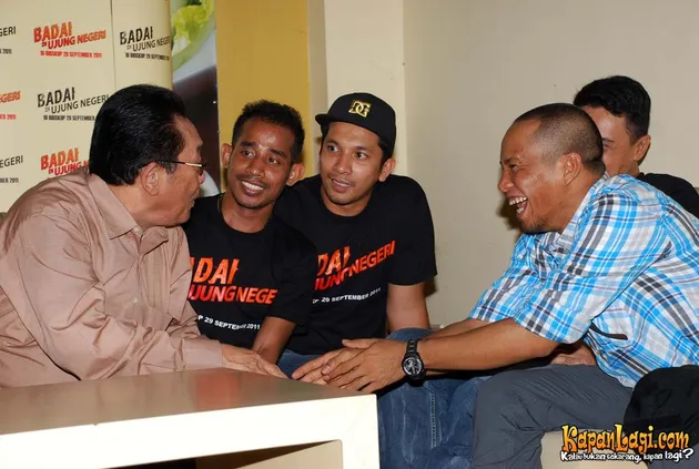 Badai Di Ujung Negeri 