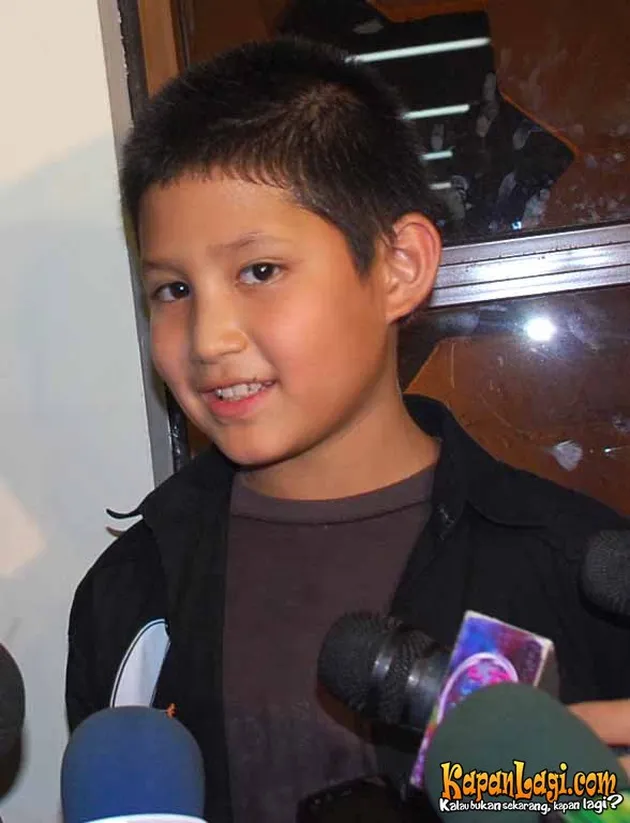 TEUKU RAFLI PASYA DAN ANAK - KapanLagi.com