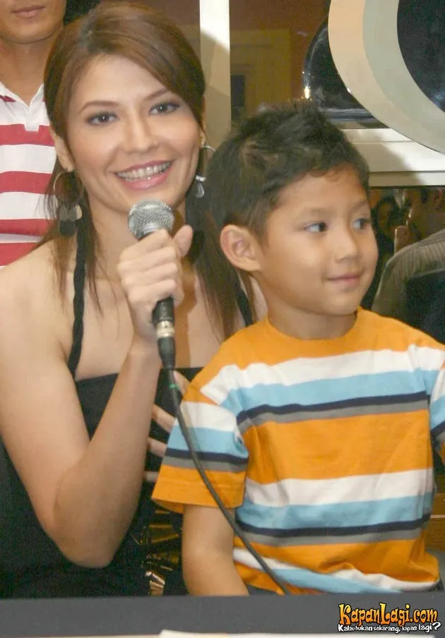 Teuku Rassya dan ibunya