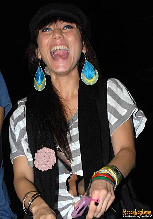 thalita latief, dennis lyla