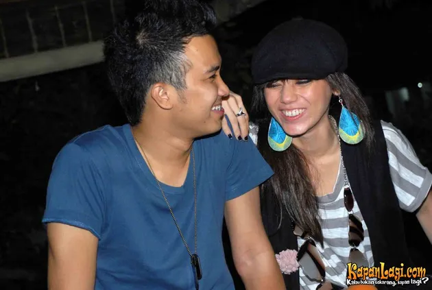 thalita latief, dennis lyla