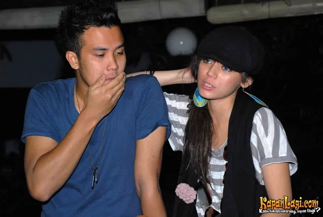 thalita latief, dennis lyla