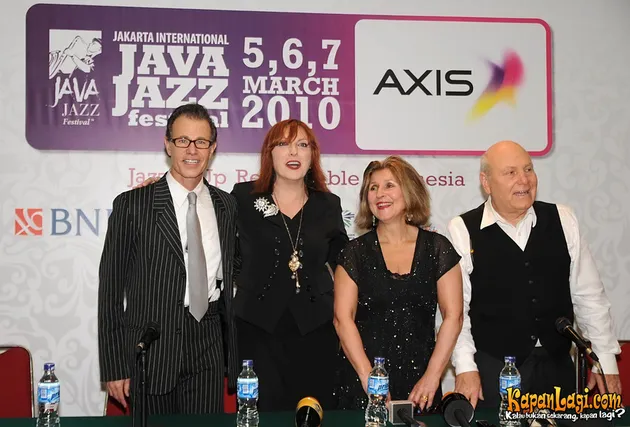 The Manhattan Transfer