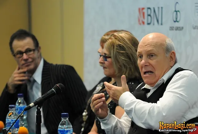 The Manhattan Transfer