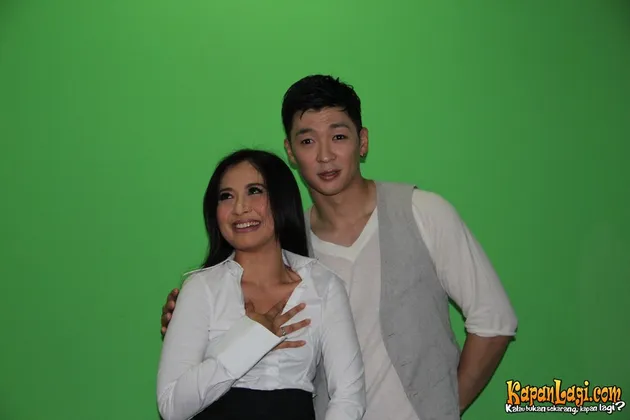 Tim Hwang dan Astrid