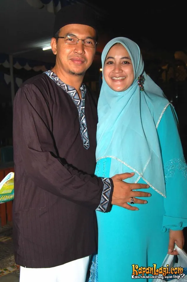 Pipik didampingi Uje saat mengandung anak ketiga mereka, Ayla Azuhro.