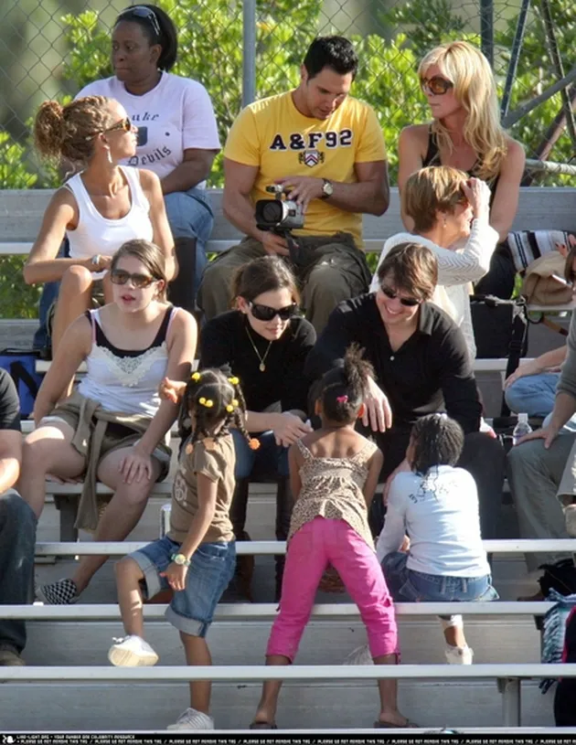 tom_cruise_dan_keluarga