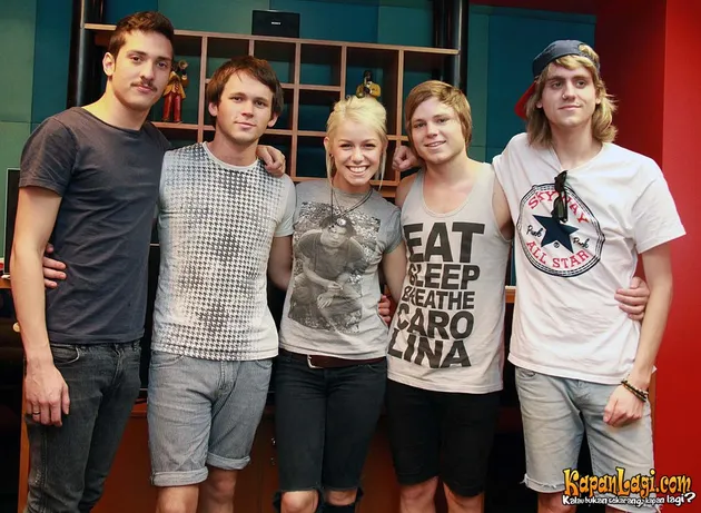 tonight alive