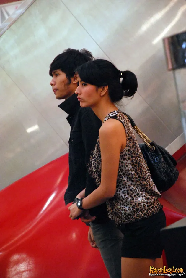 tria changcuters, mirasih tyas endah