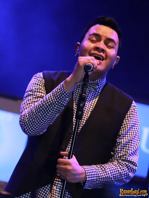 Tulus @Rolling Stone Cafe
