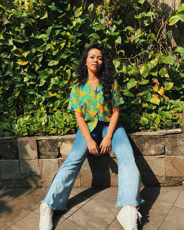 penampilan baru Yura Yunita