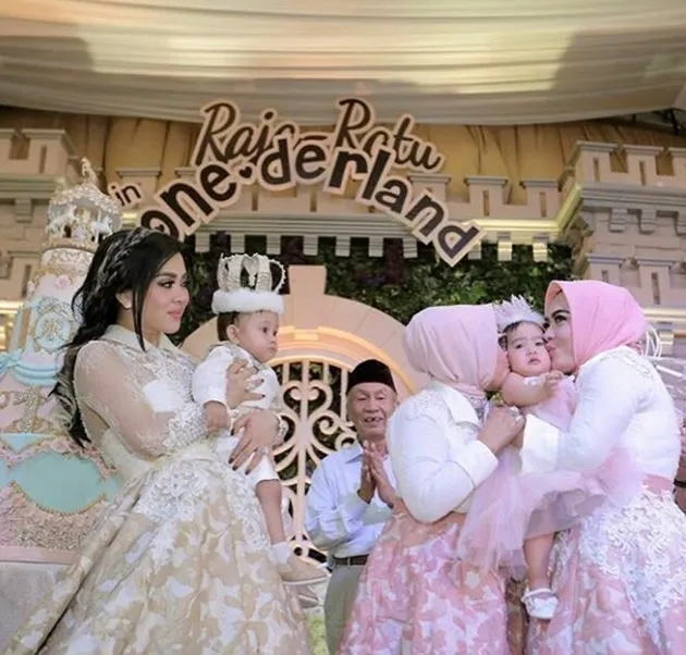 Baby Raja &amp; Ratu 