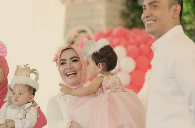 Baby Raja &amp; Ratu 