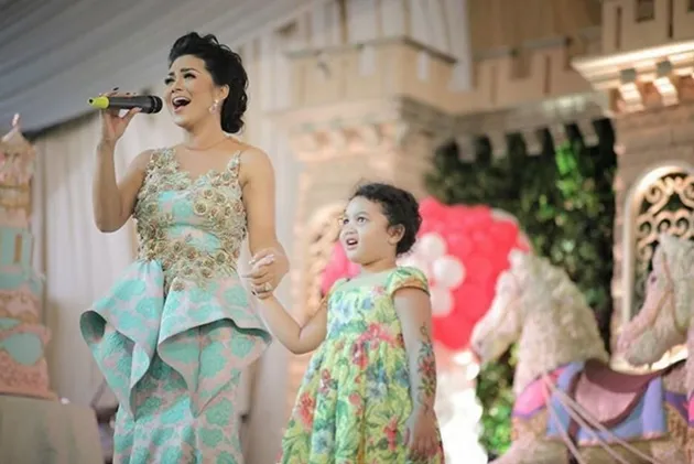 Baby Raja &amp; Ratu 