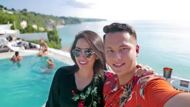 Ussy Sulistiawaty - Andhika Pratama