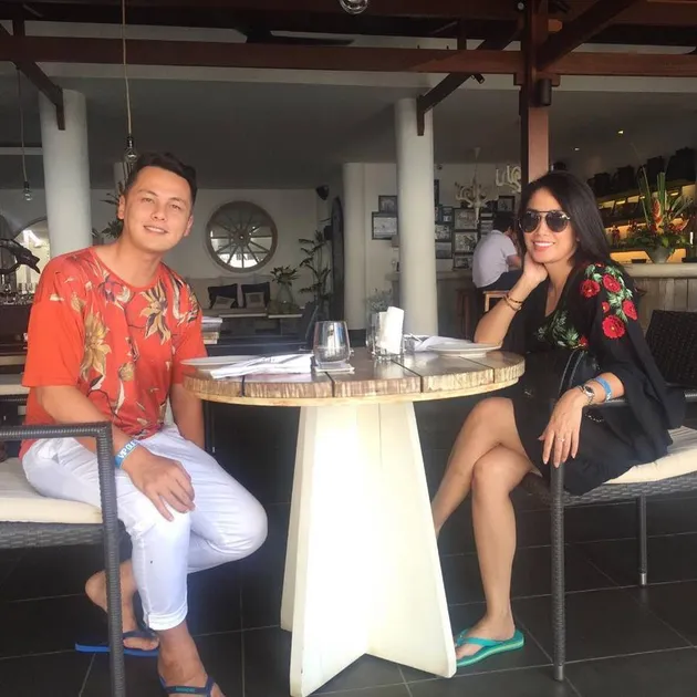 Ussy Sulistiawaty - Andhika Pratama