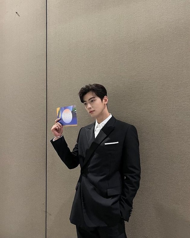 Announce Winners at Baeksang Arts Awards 2022, 11 Handsome Photos of Cha  Eun Woo Wearing a Suit - Too Perfect Like a Walking Mannequin