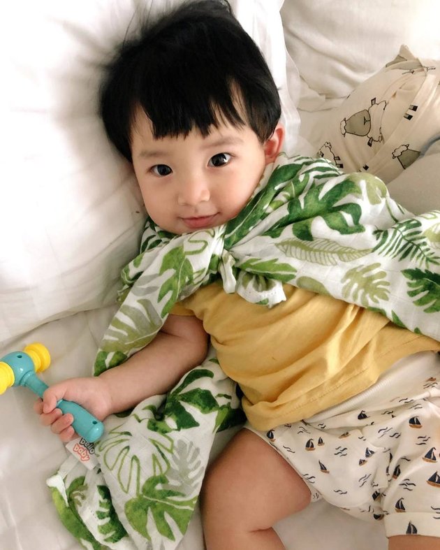 New 7-Month-Old Age But His Handsomeness is Unbelievable, 8 Pictures of Pierce, Billy Davidson's Adorable Child