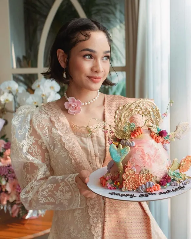 style unik Andien Aisyah kain Indonesia
