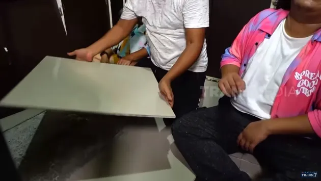 Sudut Rumah Azis Gagap