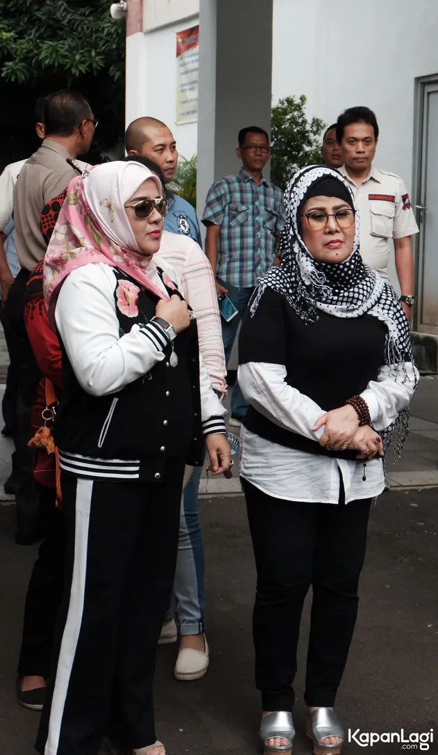 Elvy Sukaesih - Dawiya