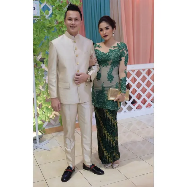 Andhika Pratama, Ussy Sulistiawaty