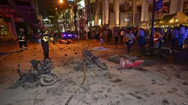 Foto ledakan bom kuil di Bangkok
