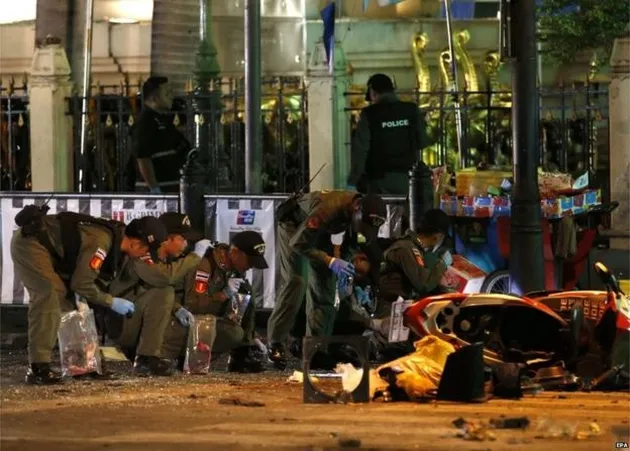 Foto ledakan bom kuil di Bangkok