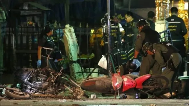 Foto ledakan bom kuil di Bangkok