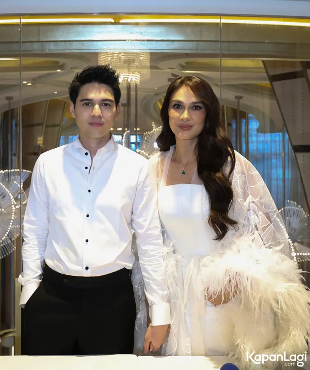 Luna Maya - Maxime Bouttier