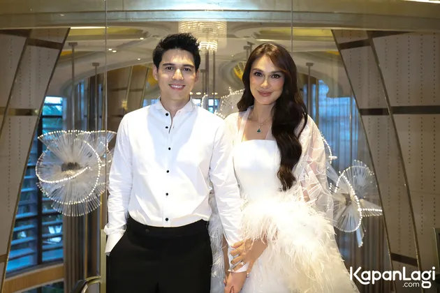 Luna Maya - Maxime Bouttier