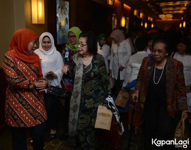 Menteri Khofifah Usai Nobar \&#039;KARTINI\&#039;
