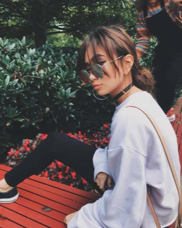Jadi, rasanya tinggal menunggu waktu saja bagaimana sepak terjang Nicole Zefanya di level musik yang lebih tinggi. Tentunya bukan hal yang tak mungkin untuk Niki mencuri hati para penikmat musik di Amerika dong.