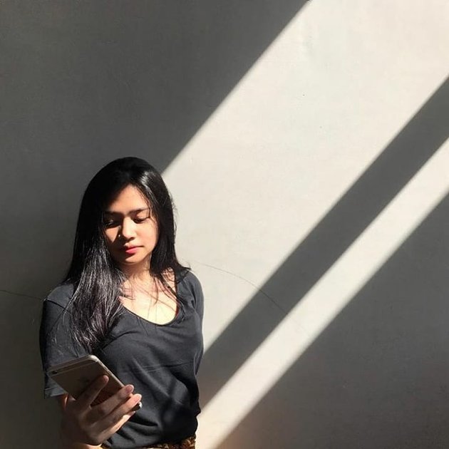 At the Age of 22, Here are 8 Photos of Tiara Savitri, Mulan Jameela's Daughter, Who Just Graduated - Said to Resemble Titi Kamal More