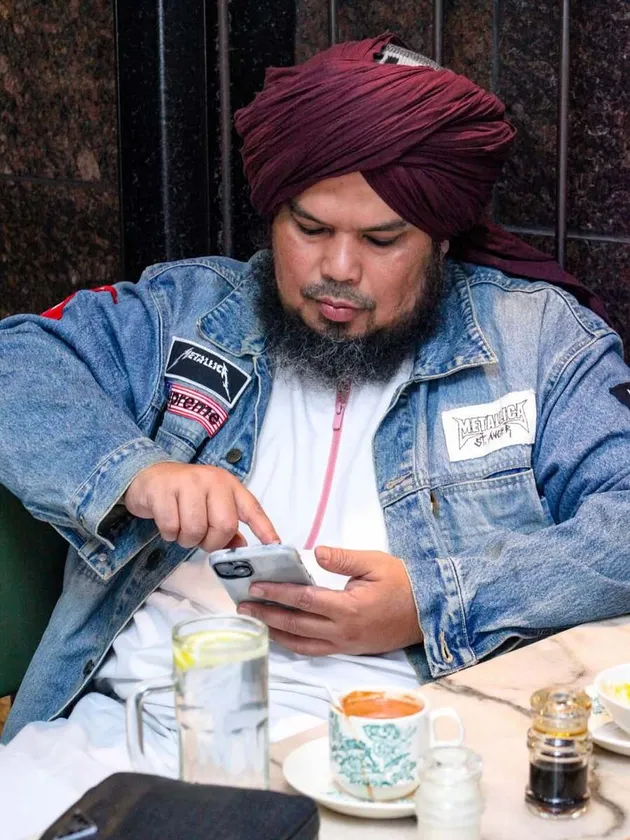 Ustaz Derry Sulaiman Main HP