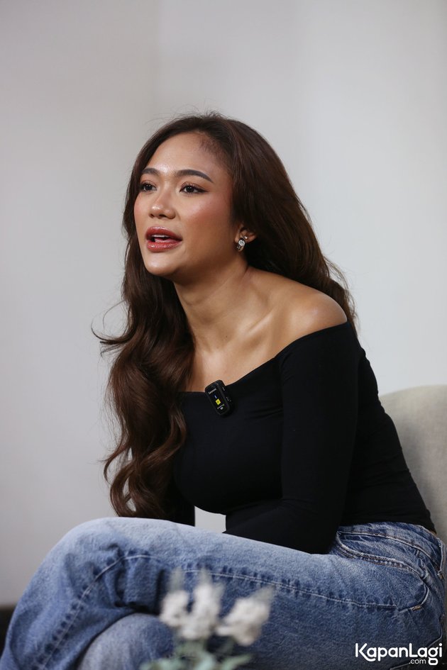 Bringing the Pop R&B Genre, Marion Jola Releases Self-Written Single 'Aku Takdirmu' - Admits Wanting to Have a Very Obsessed Song