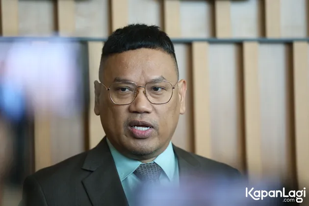 Uya Kuya wajah serius