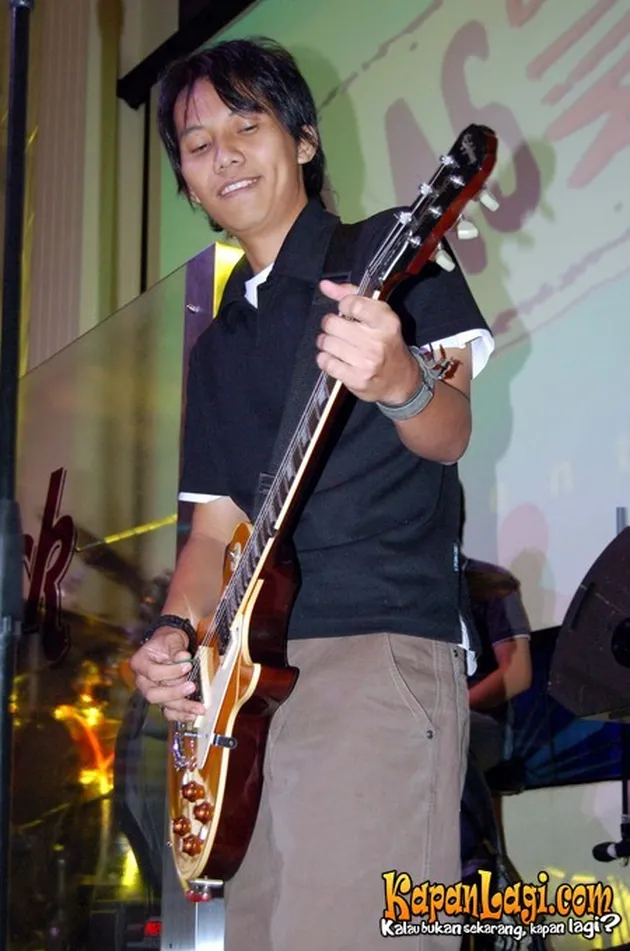 Album 'PUTIH'