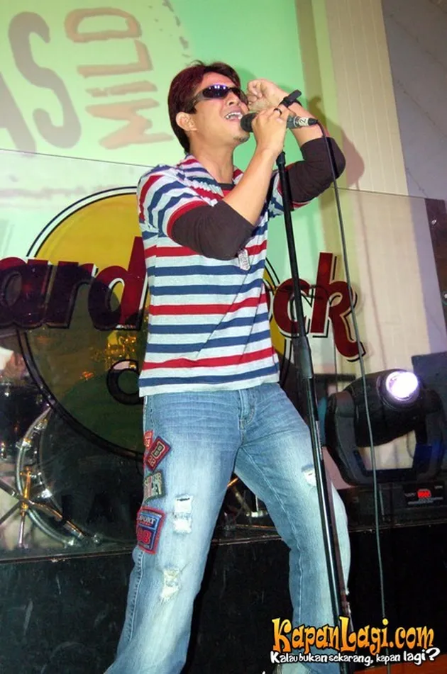 Album 'PUTIH'