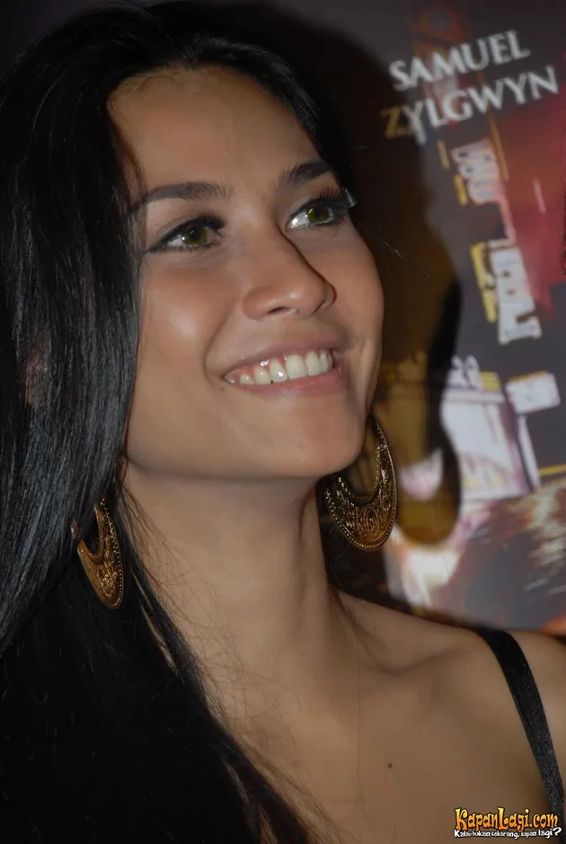 ULI AULIANI DI PLANET HOLLYWOOD - KapanLagi.com